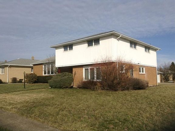 2nd image of 34 Wintergreen Pl
