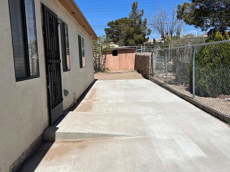 7711 Adobe Dr — Photo 2