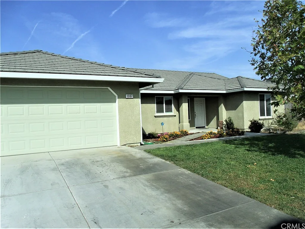 1337 Blake Rd photo 1