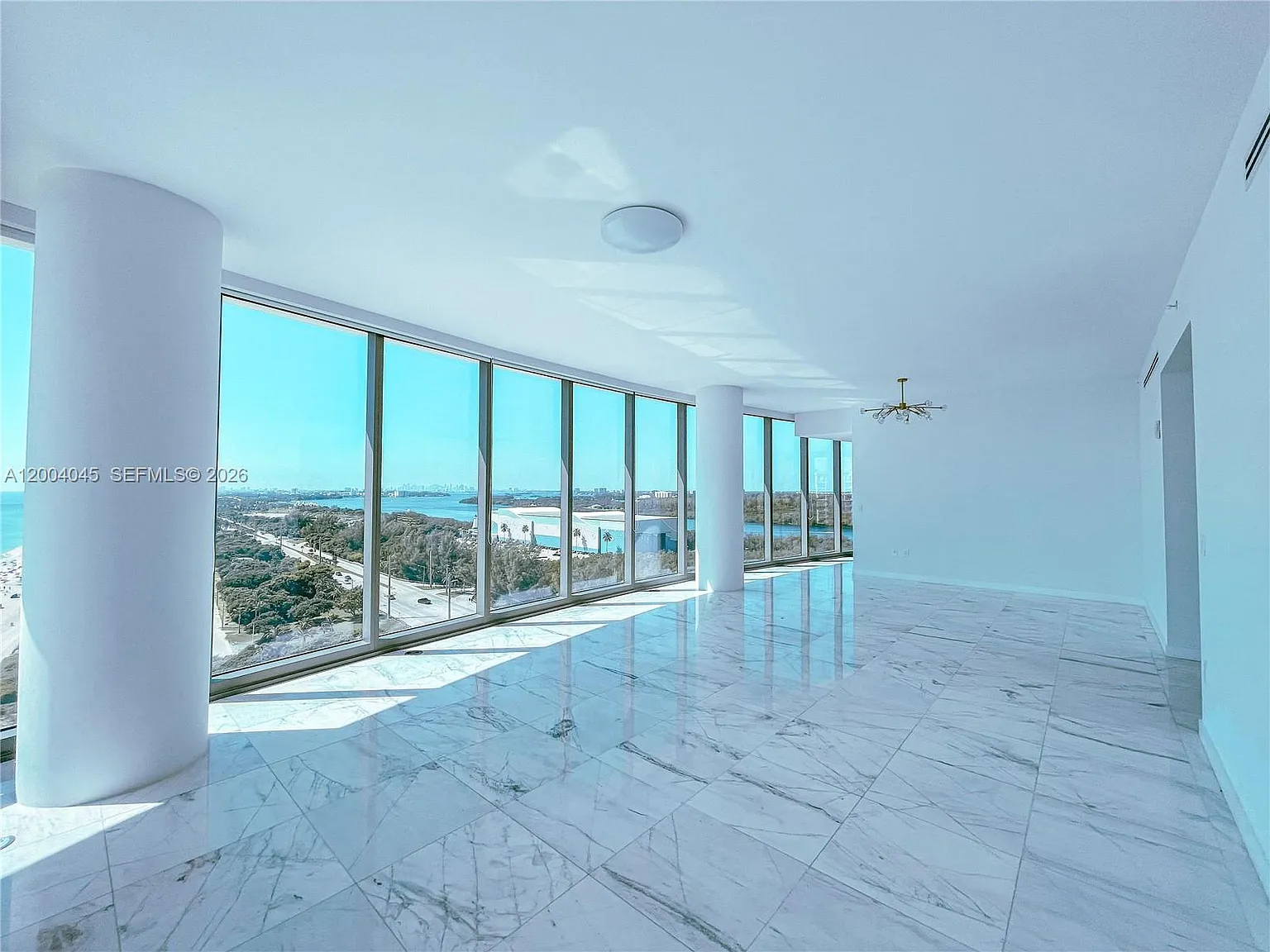 15701 Collins Condo — Photo 3