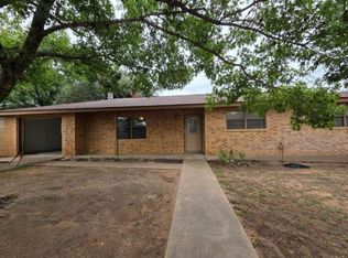112 Broadmoor Dr, Fredericksburg, TX 78624
