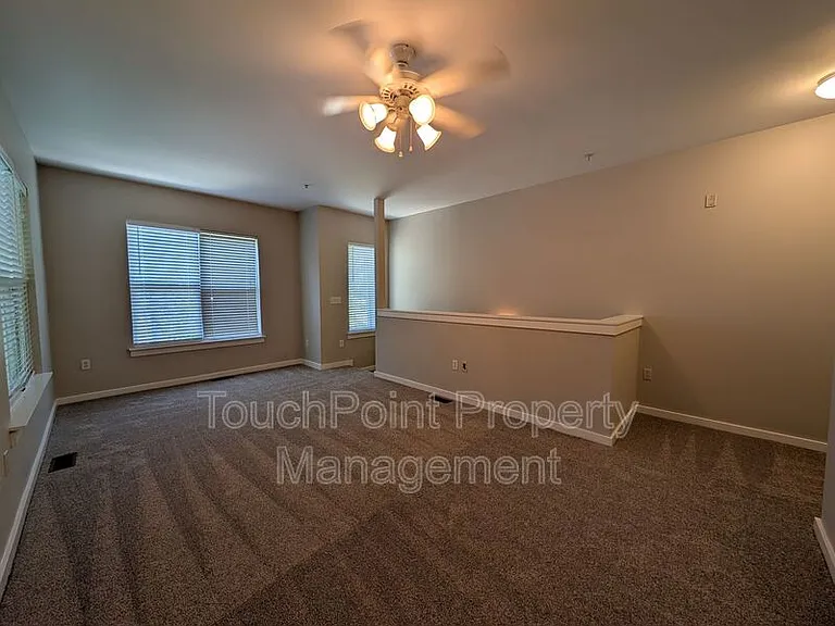1020 E 36th St — Photo 11