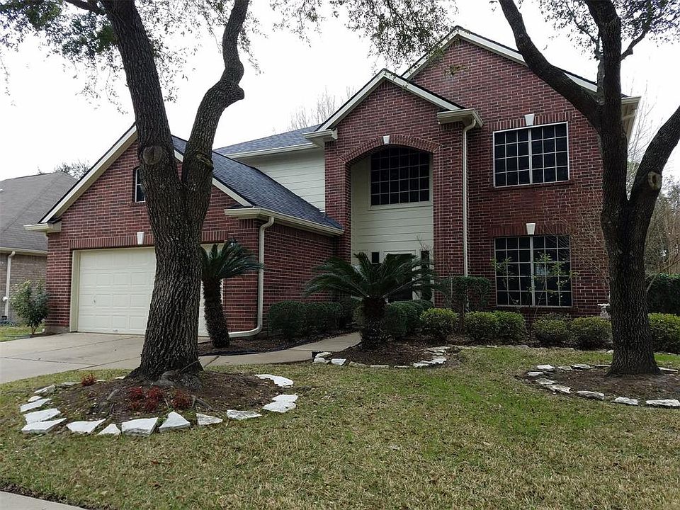 1st image of 18406 Cobblestone Dr