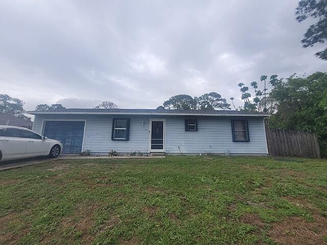 1st image of 133 SW Essex Drive