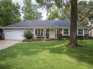 903 W Valley Ct, Springfield, MO 65807