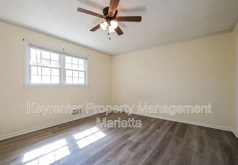 480 Debra Dr — Photo 12