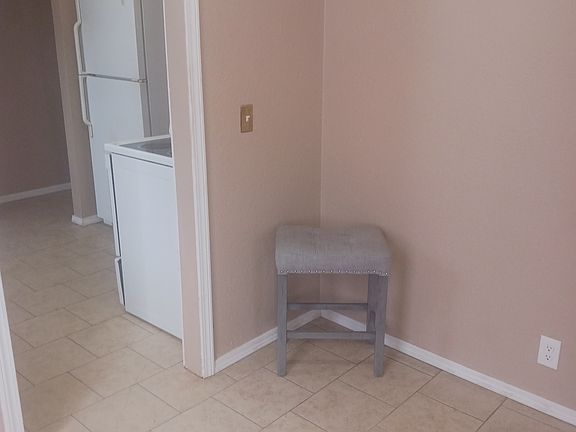 3rd image of 4508 Kenyon Dr