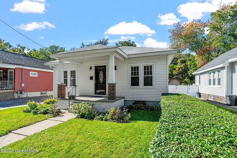2nd image of 51 Washington Avenue