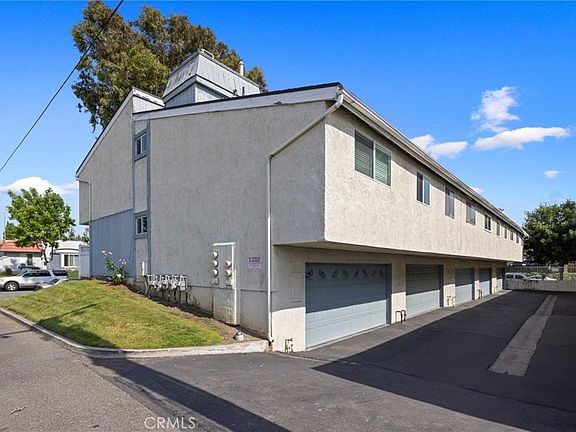 3rd image of 2107 N Derek Dr #4