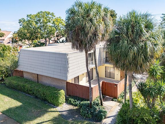 3rd image of 1700 Embassy Drive #305
