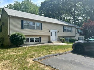55 Founders Vlg #55, Clinton, CT 06413