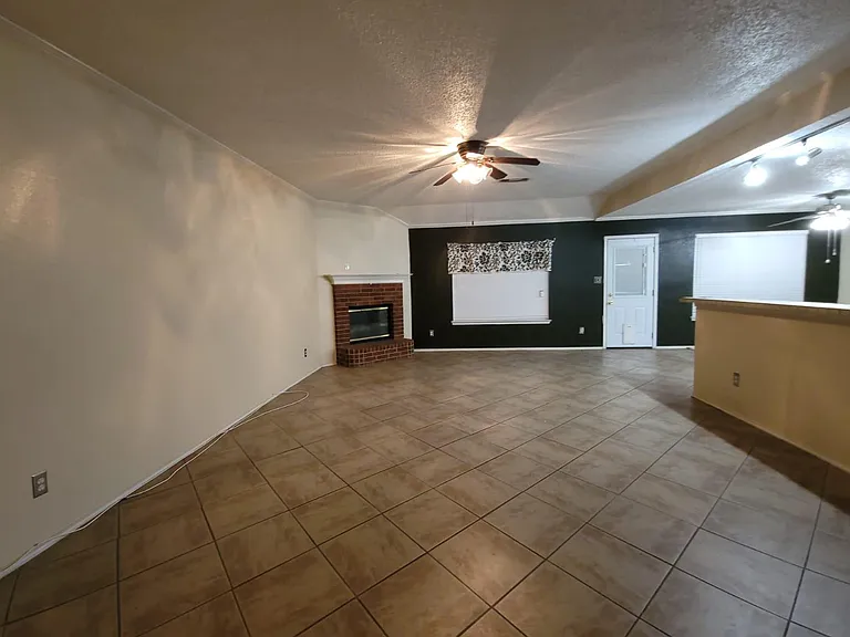 6105 Brookfall Dr — Photo 2