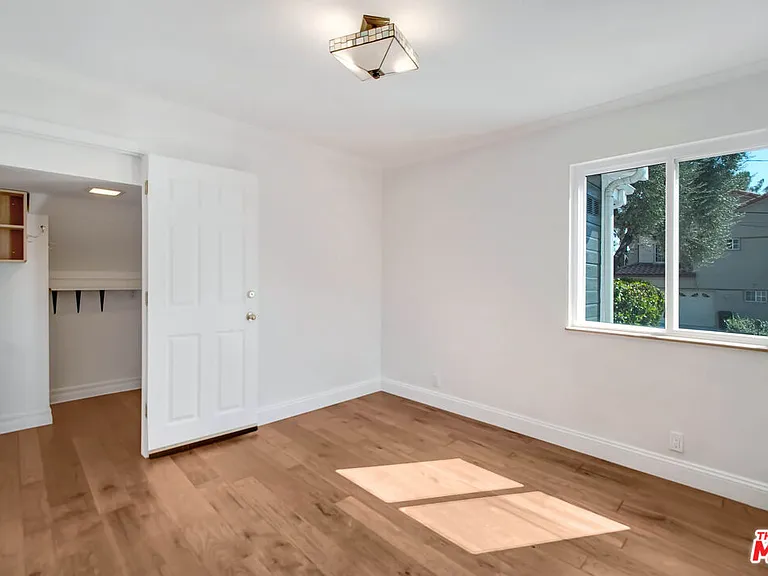 2401 Olive Ave — Photo 36