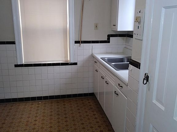 4th image of 2162 Fairhaven Dr