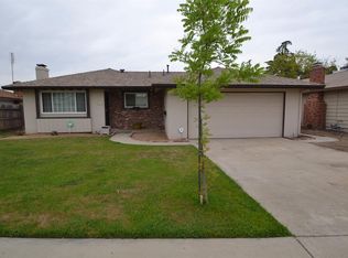 2627 E Hampton Way, Fresno, CA 93726