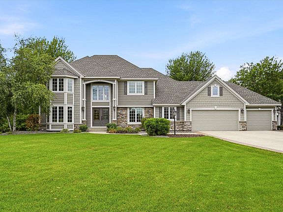 3rd image of 9743 Wellington Ln