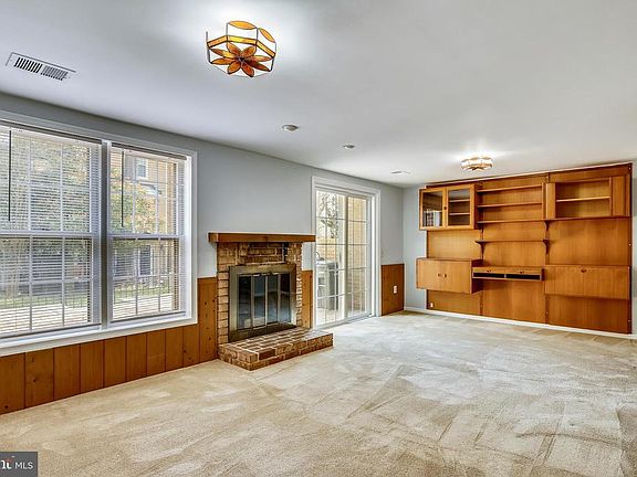 Family Room & Built-in Bookcase