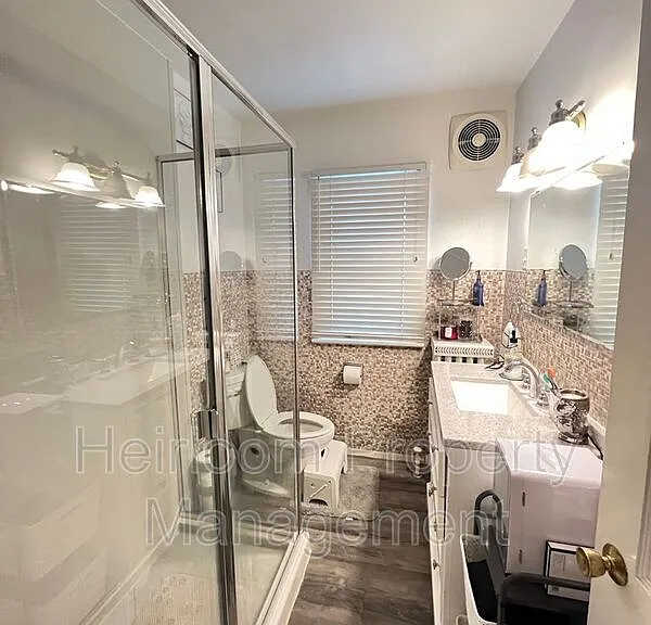 2320 E 2nd St #1 — Photo 7