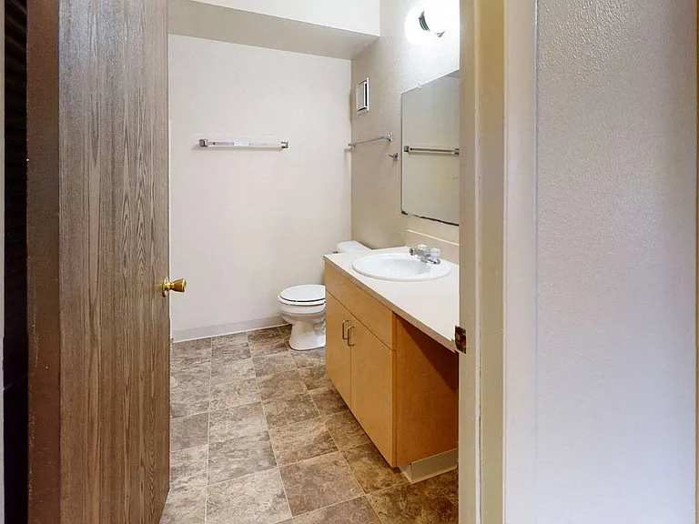 Trappers Cove Apartments — Photo 43