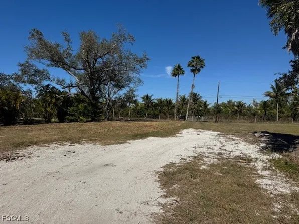 5960 Samoa Dr, Bokeelia, FL 33922