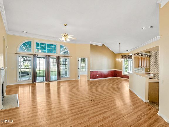 4th image of 132 Muirfield Drive