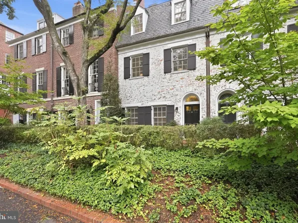 2539 Waterside Dr NW, Washington, DC 20008