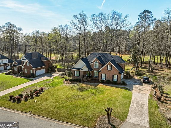 5th image of 144 Cambridge Way