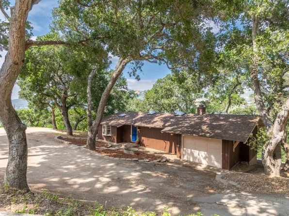 2 Cummings Dr, Carmel Valley, CA 93924