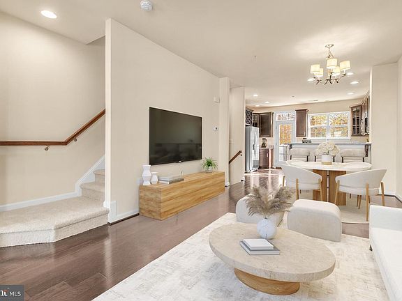 4th image of 7394 Riding Meadow Way