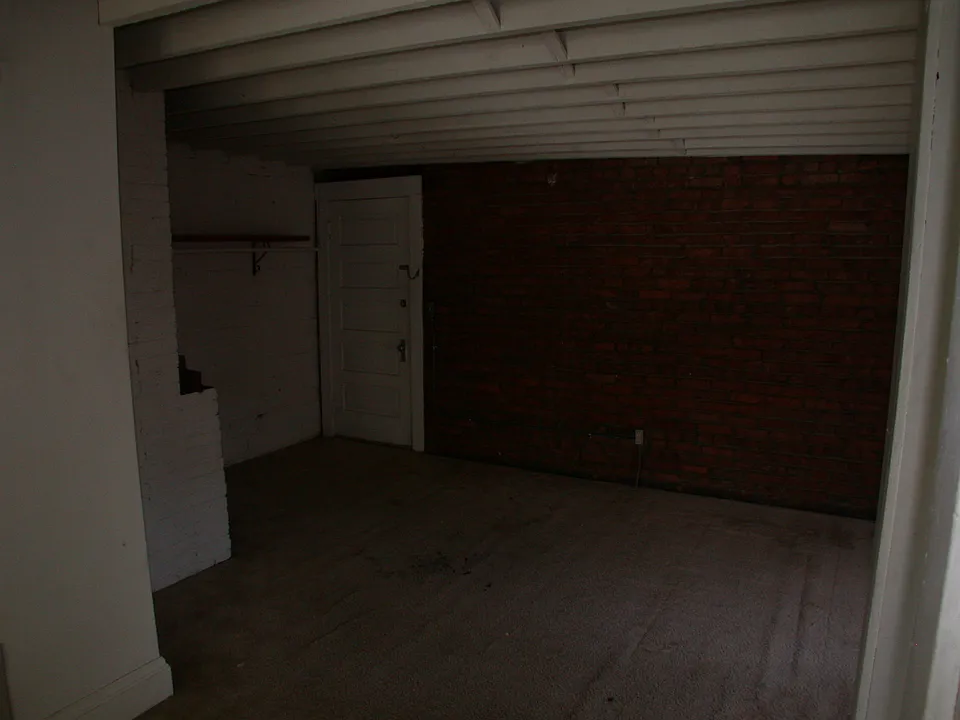 Building Photo 3