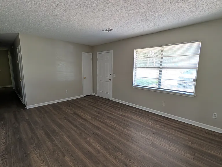 418 Murphys Ln — Photo 3