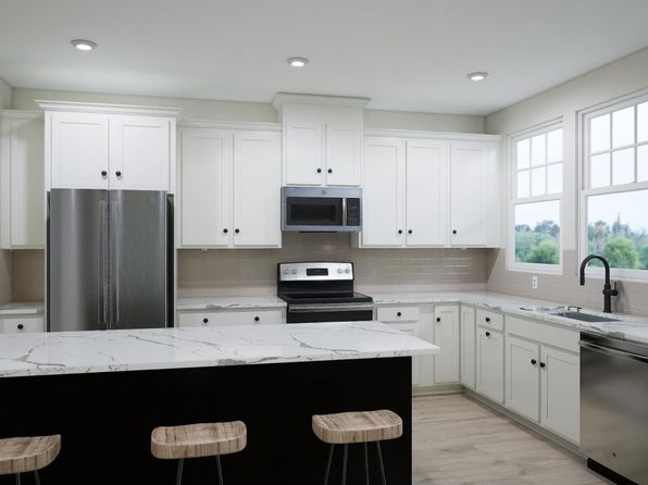 8689 Anderson Ave, Marshall, VA 20115