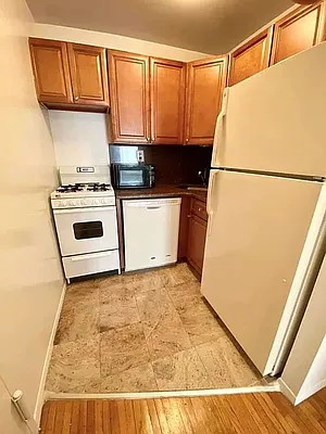 Rented by J PRESTON AND ASSOCIATES INC | media 13