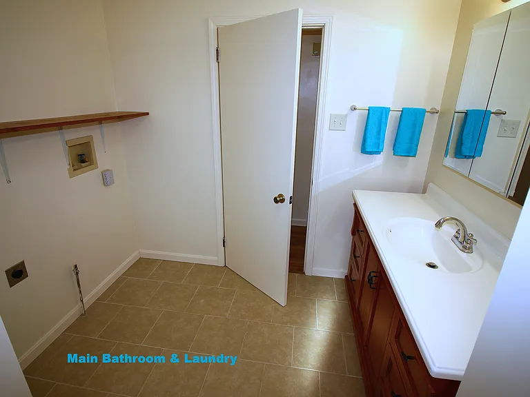1090 Meridian Ct — Photo 28