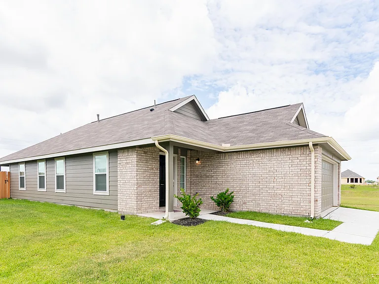 24527 Amaldi Ct — Photo 3