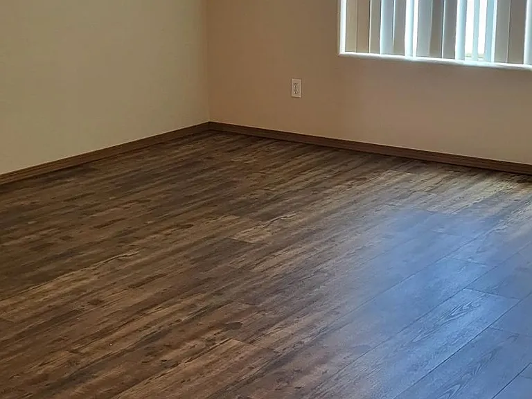 375 Dean Ave — Photo 6