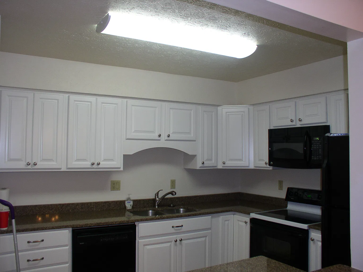 2 bed, 1.5 bath, 2000 sqft, $1,600 — Photo 3