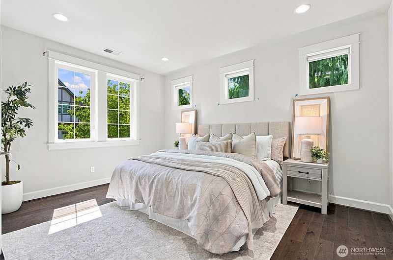 3rd image of 22962 SE 20th Street