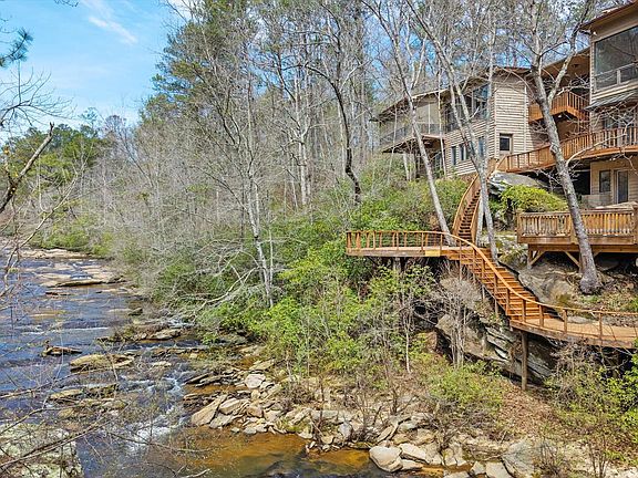 2nd image of 1290 Davis Rd