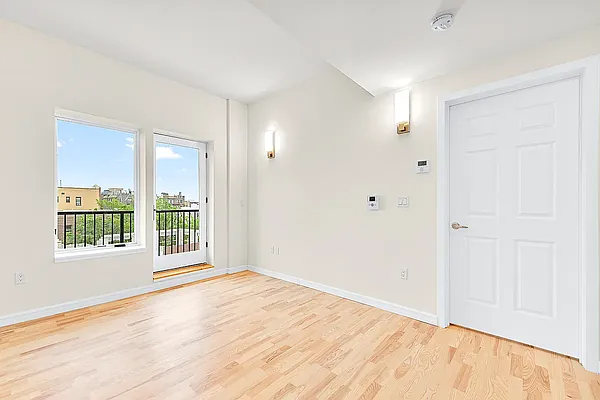 Rented by Modern Spaces | media 3