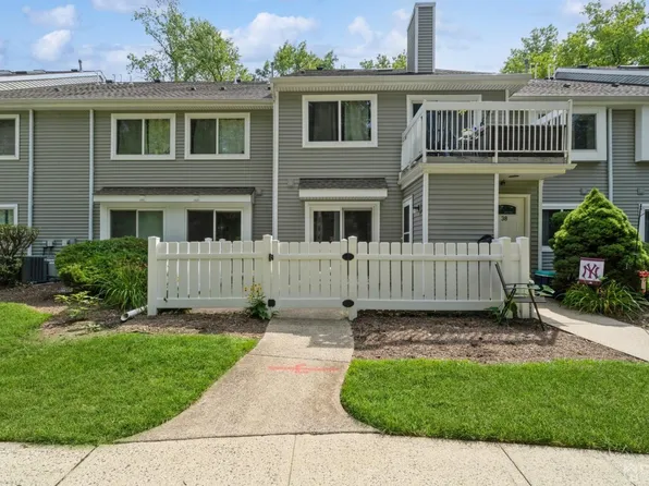 37 Wynwood Dr, Monmouth Junction, NJ 08852
