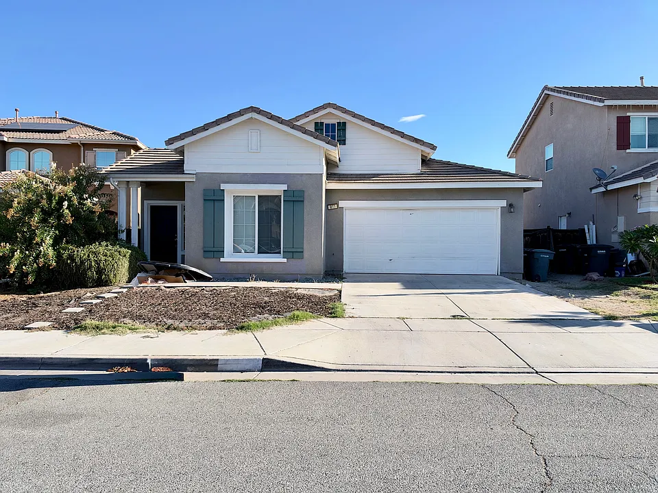 863 Melville Ave