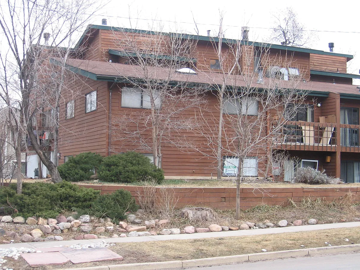 Photo 1 of 4 - 600 Arapahoe Ave #8 - Boulder, CO Primary Photo - 600 Arapahoe Ave #8