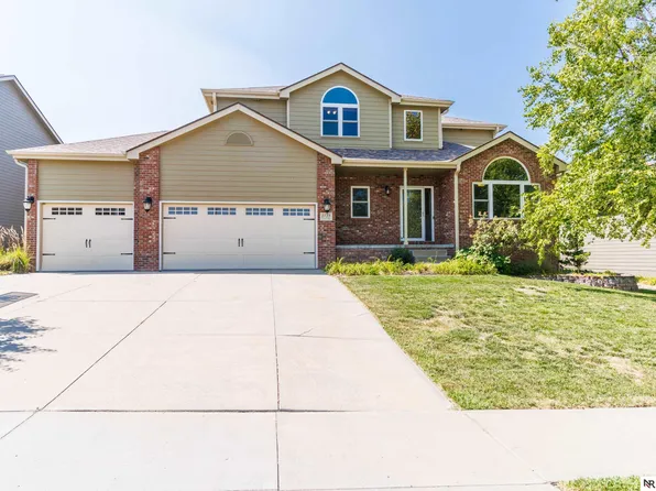 6135 Glass Ridge Dr, Lincoln, NE 68526