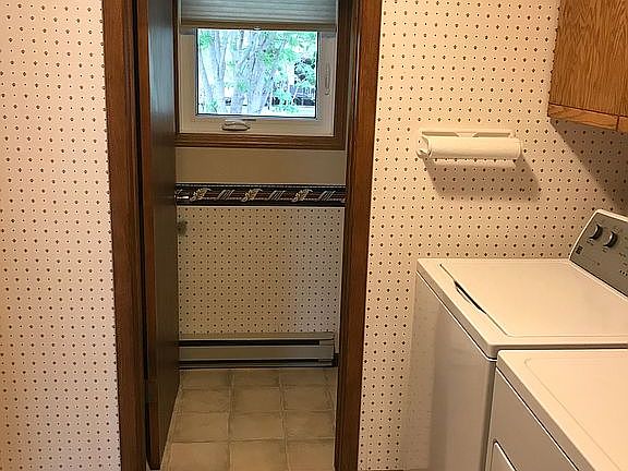 LAUNDRY ROOM/HALF BATH
