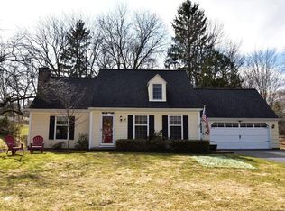 37 Blackwatch Trl, Fairport, NY 14450