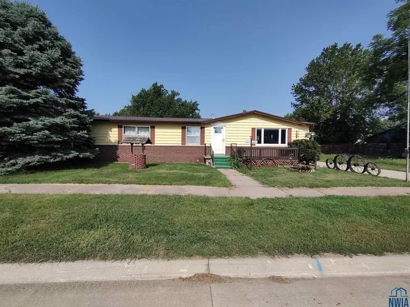 506 Pine St, Salix, IA 51052