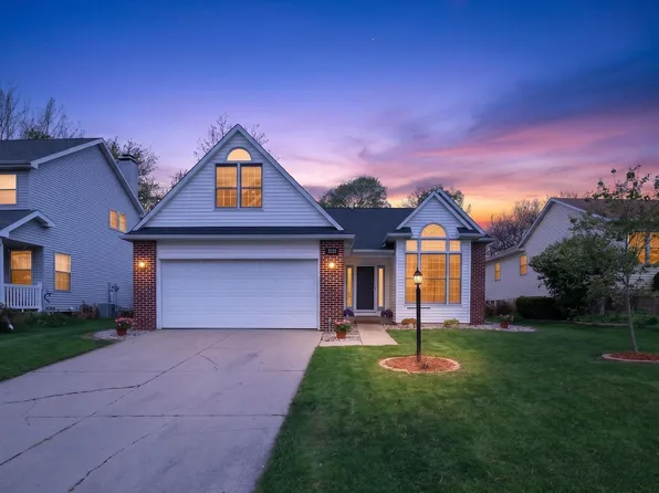 3221 Wild Cherry Rdg W, Mishawaka, IN 46544