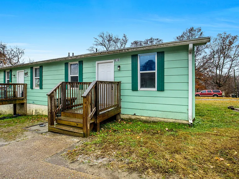 838 Circle Dr — Photo 10