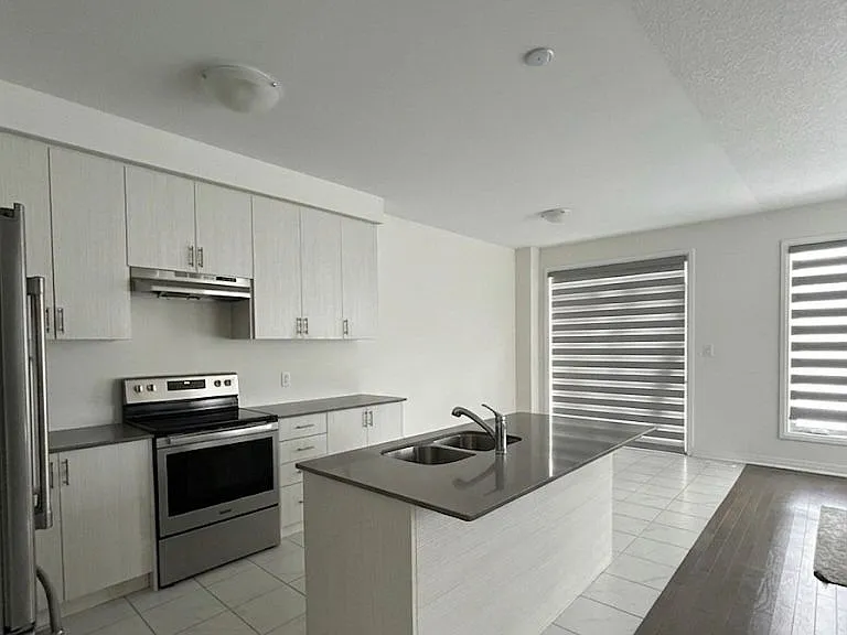 454 Robert Woolner St — Photo 7